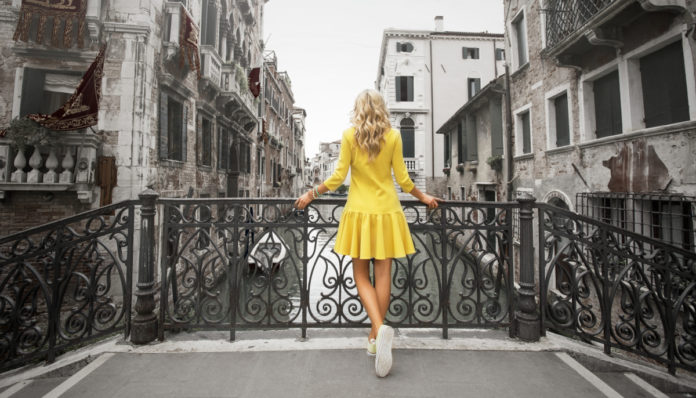 5 idées de looks en robe jaune