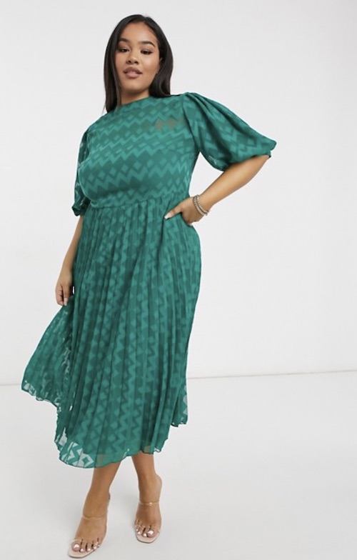 article Application rack 5 idées de robe grande taille pour femme moderne - Thread & Needles